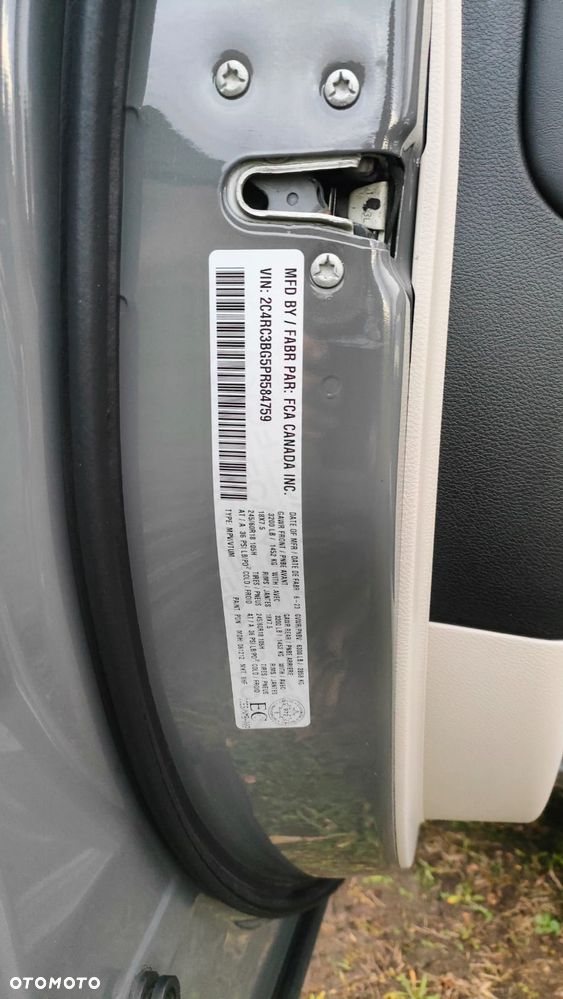 Chrysler Pacifica - 28