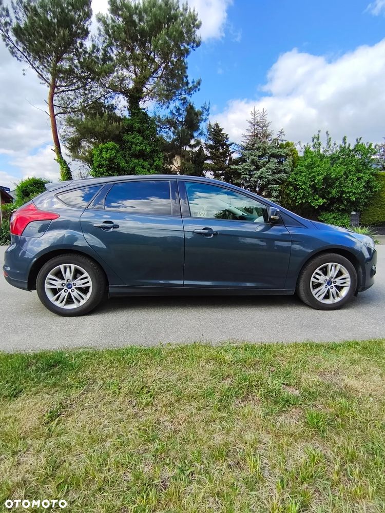 Ford Focus 1.6 Ambiente Start - 2