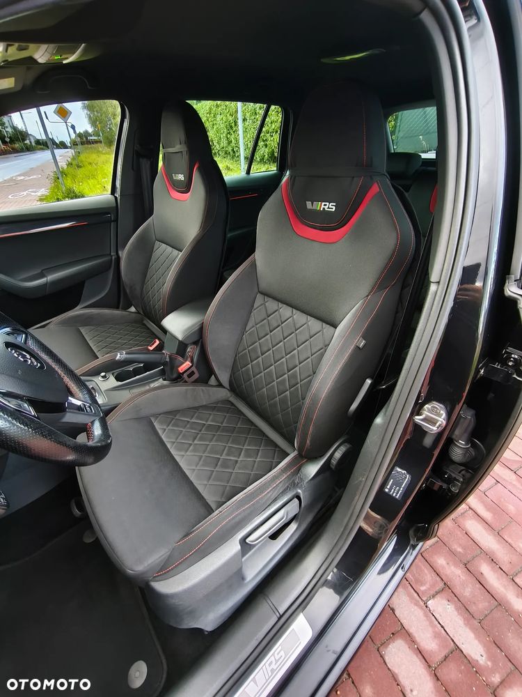 Skoda Octavia 2.0 TDI DSG RS - 24