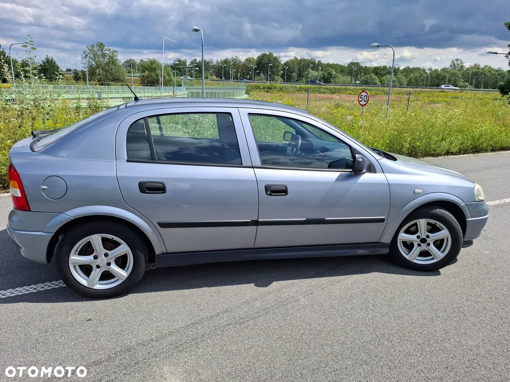 Opel Astra 1.4 111 - 5