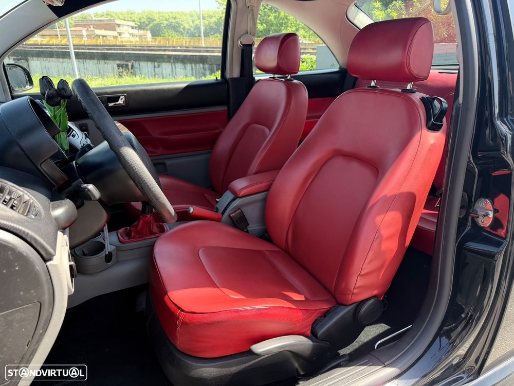 VW New Beetle 1.6 - 12