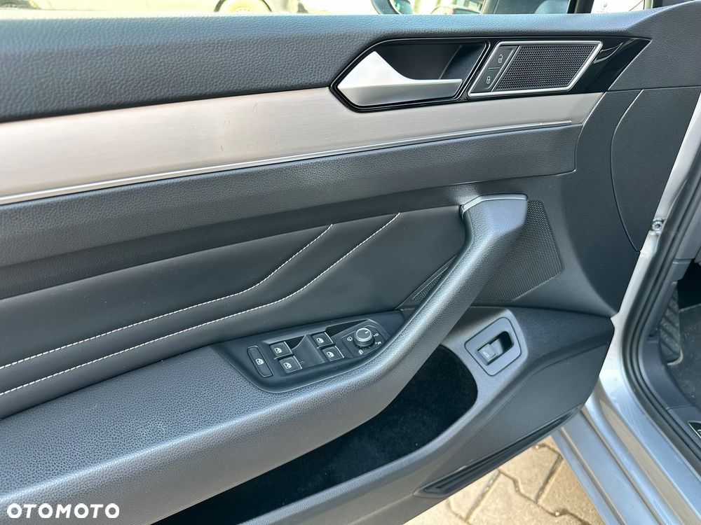 Volkswagen Passat 1.5 TSI EVO Elegance DSG - 18