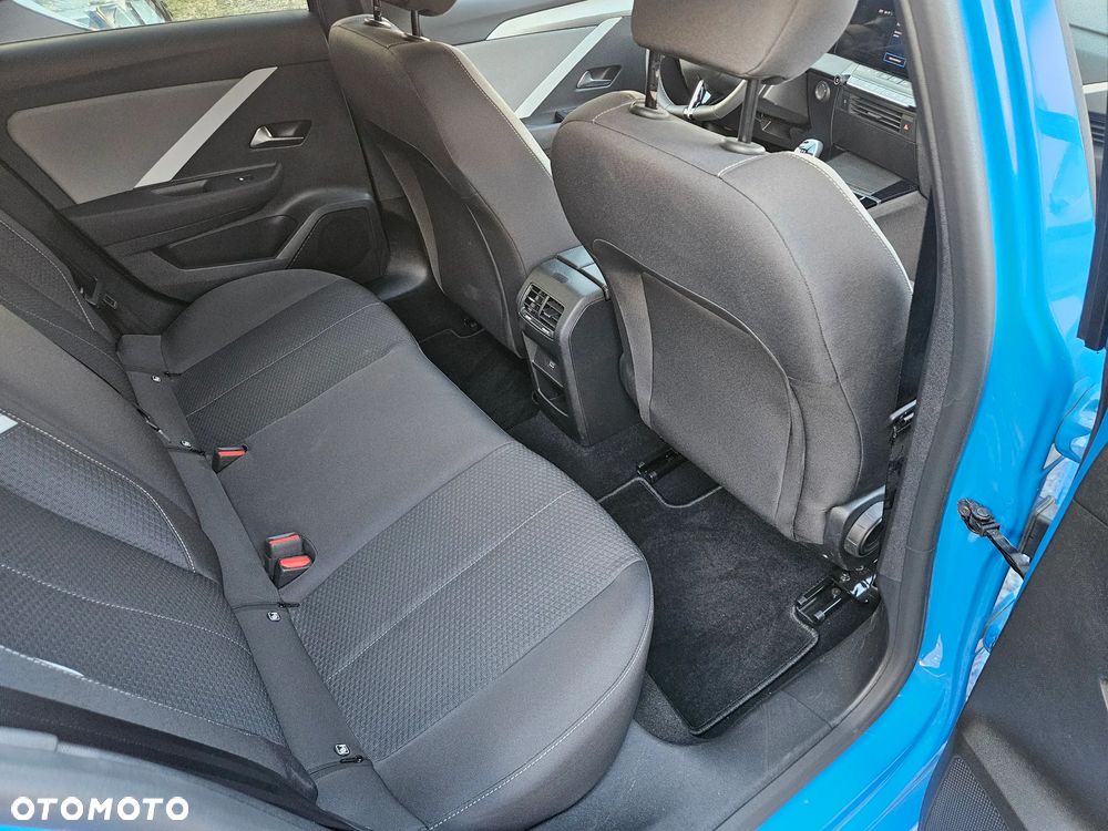 Opel Astra 1.2 Turbo Business Edition - 18