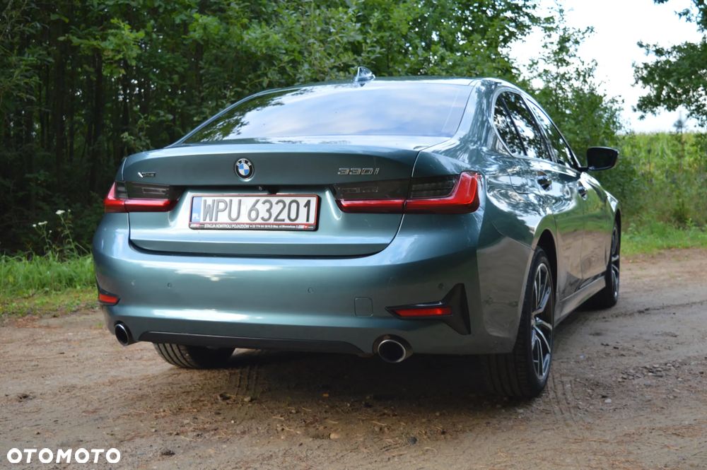 BMW Seria 3 330i - 7