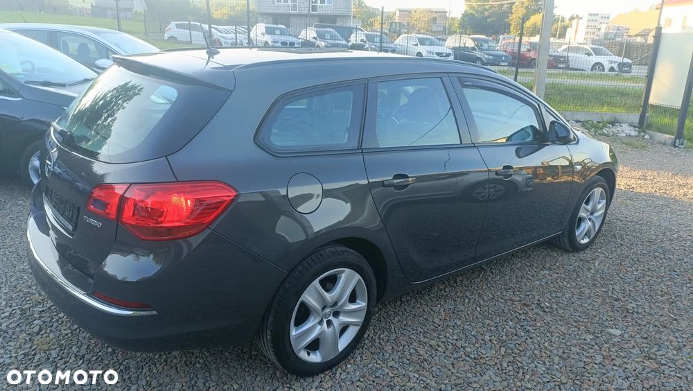 Opel Astra 2013 photo 4