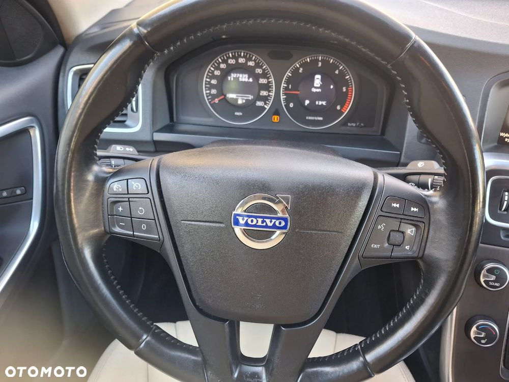 Volvo S60 D3 Geartronic Summum - 19