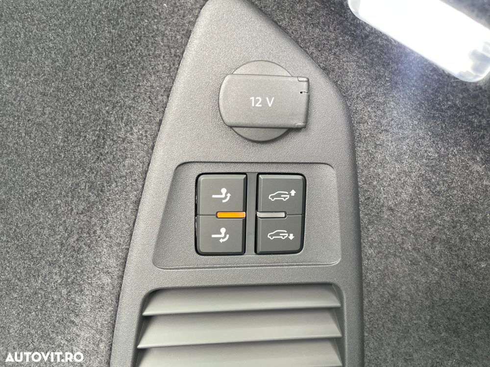 Volkswagen Touareg V6 TDI 4MOTION R-Line - 30