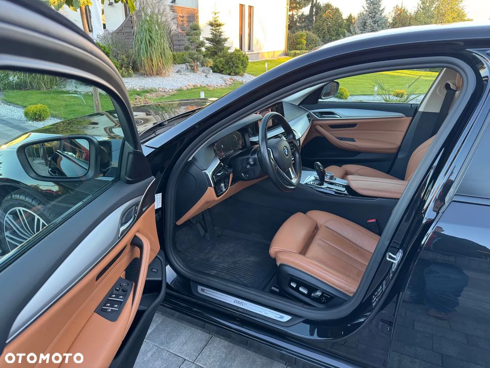 BMW Seria 5 520d xDrive - 23