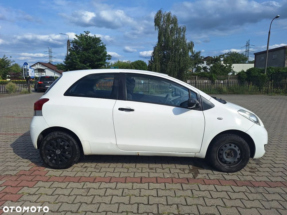 Toyota Yaris 1.0 Terra A/C - 3