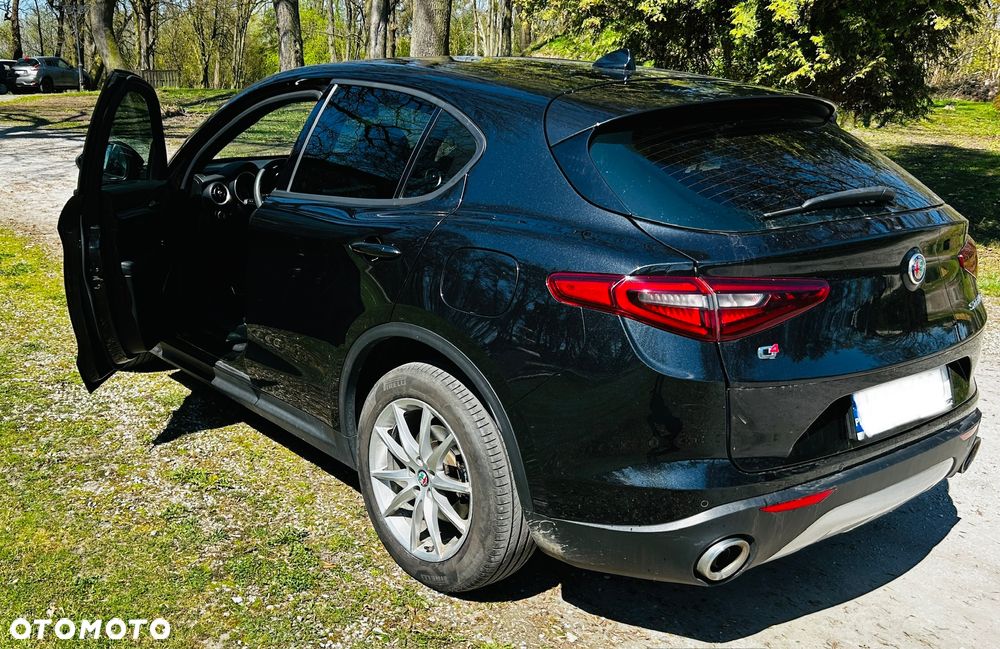 Alfa Romeo Stelvio 2.0 Turbo Executive Q4 - 4