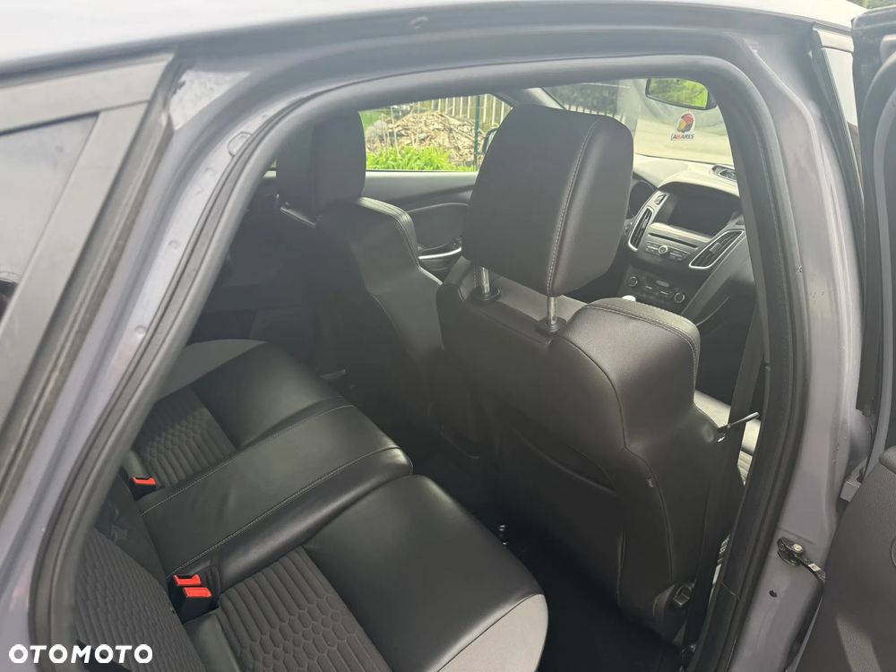 Ford Focus 2.0 TDCi ST - 24