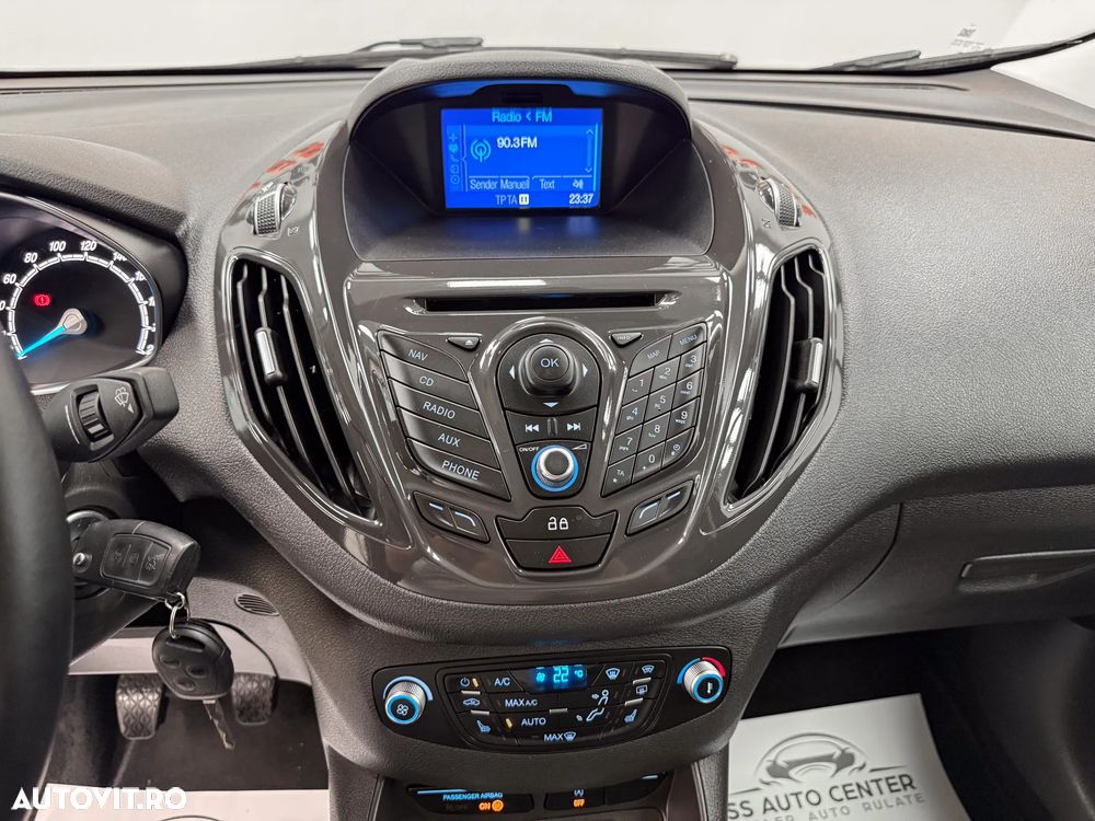 Ford Tourneo Courier 1.0 EcoBoost Titanium - 26