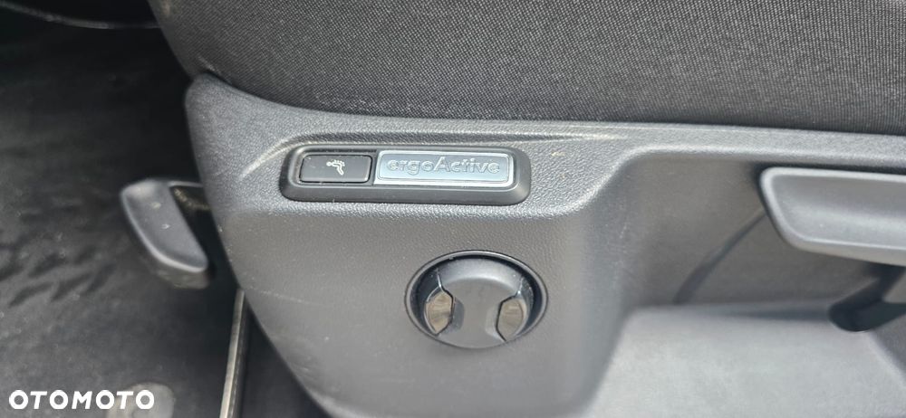 Volkswagen Tiguan 2.0 TDI SCR 4MotION DSG R-Line - 29