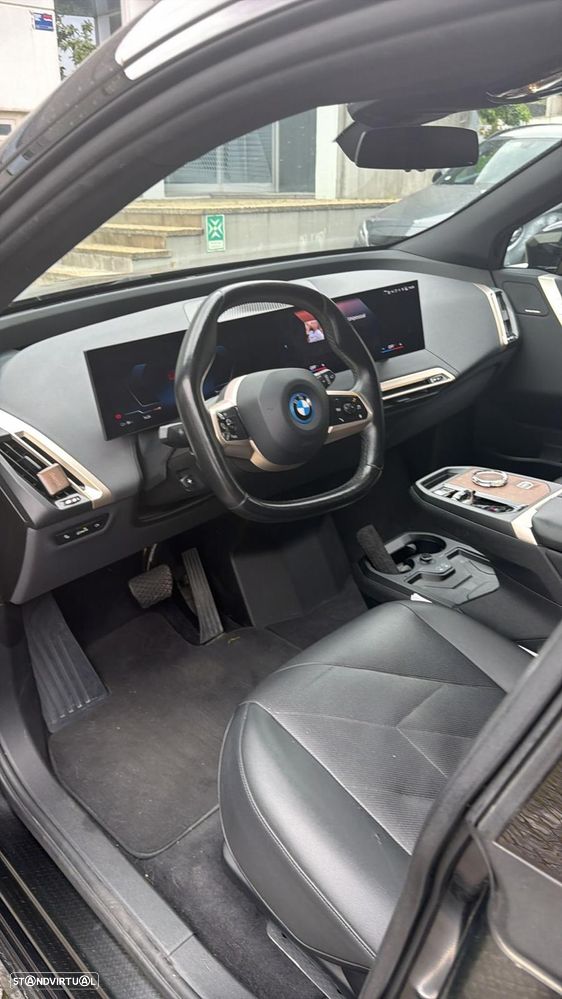 BMW iX xDrive 40 Pack Desportivo - 7