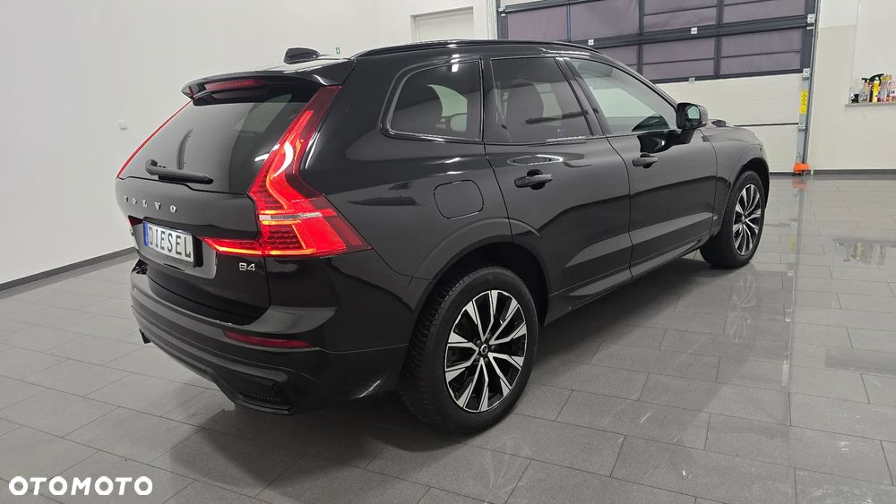 Volvo XC 60 B4 D Plus Dark - 2