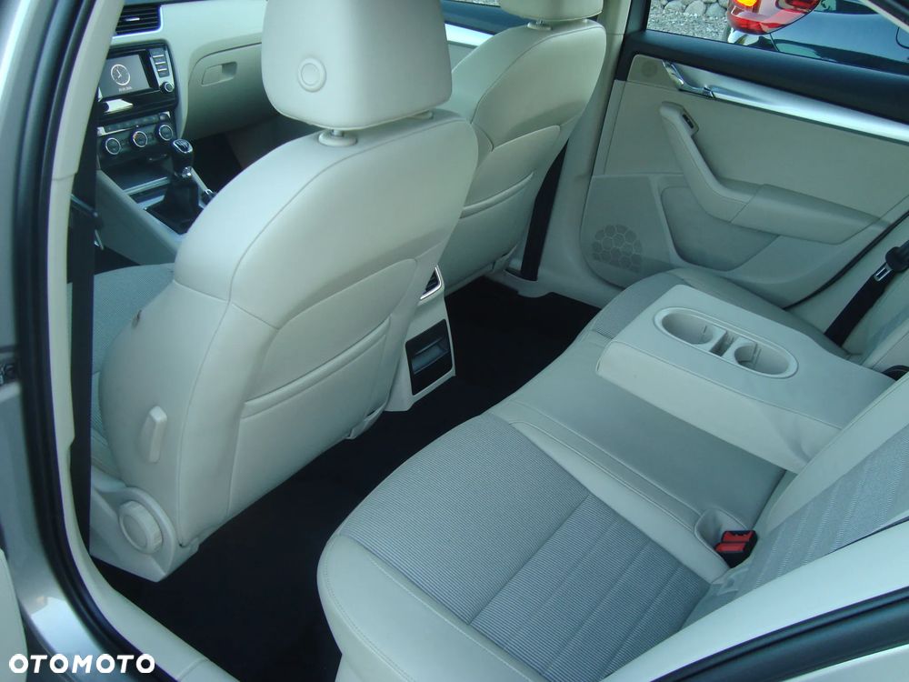 Skoda Octavia 1.6 TDI DPF Elegance - 31
