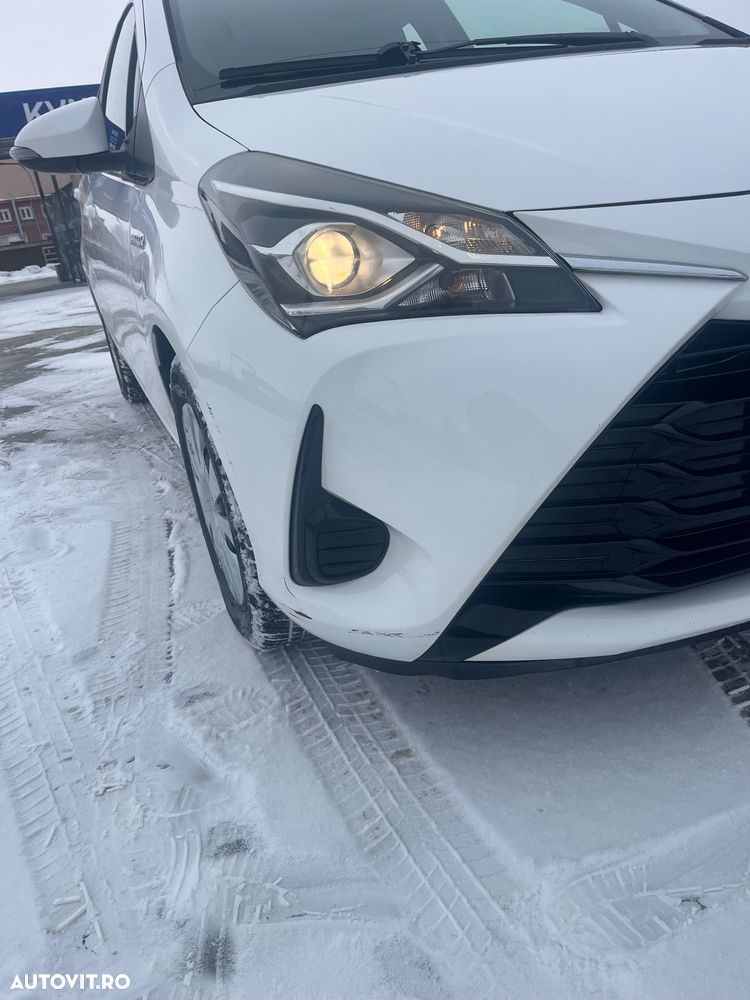 Toyota Yaris 1.5 VVT-i HSD Terra - 4