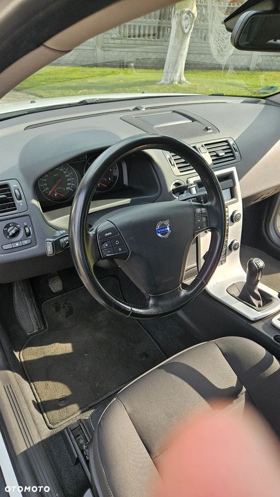 Volvo S40 1.6D DPF DRIVe - 10