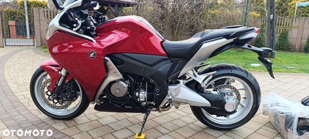Honda VFR - 2