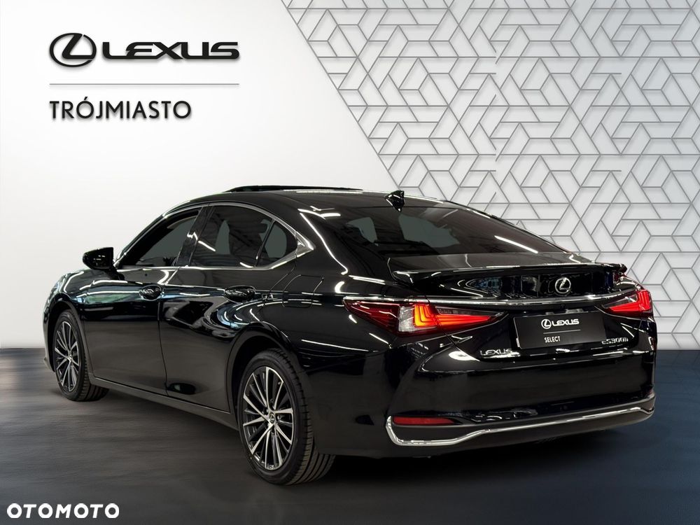 Lexus ES 300h Business Edition - 4