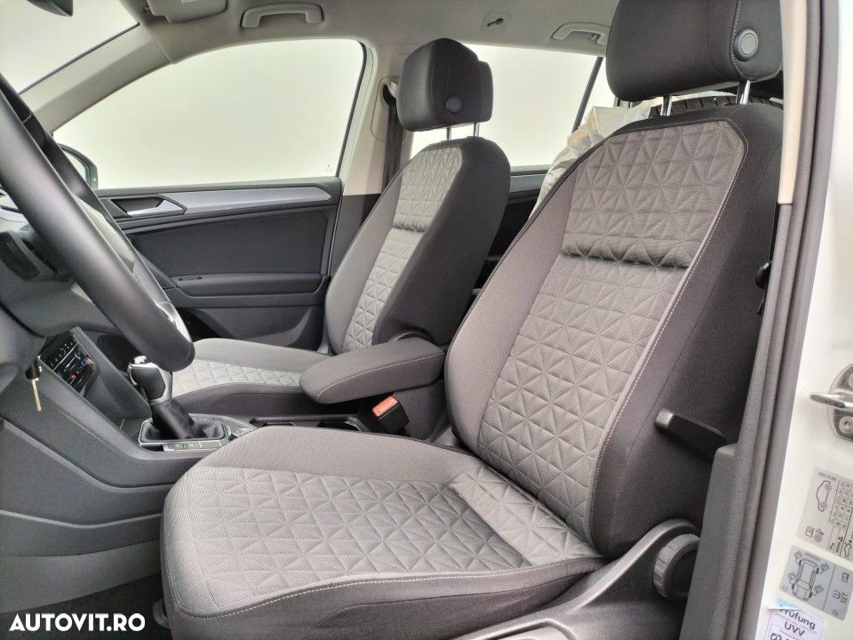 Volkswagen Tiguan - 11