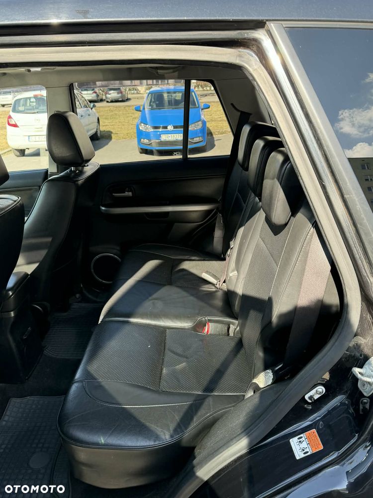 Suzuki Grand Vitara 2.0 - 6