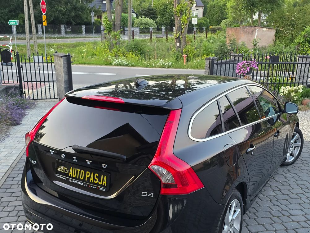 Volvo V60 D4 Momentum - 14