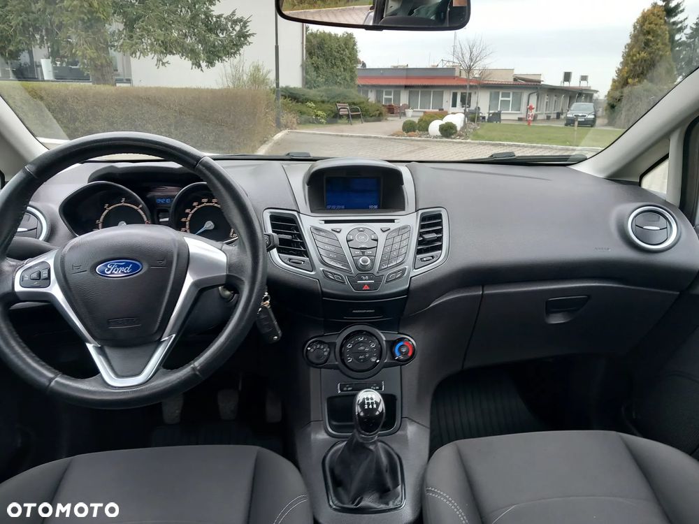 Ford Fiesta 1.5 TDCi SYNC Edition - 27