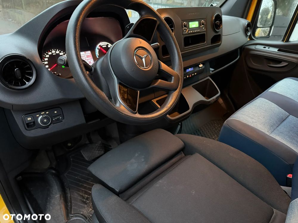 Mercedes-Benz Sprinter - 8