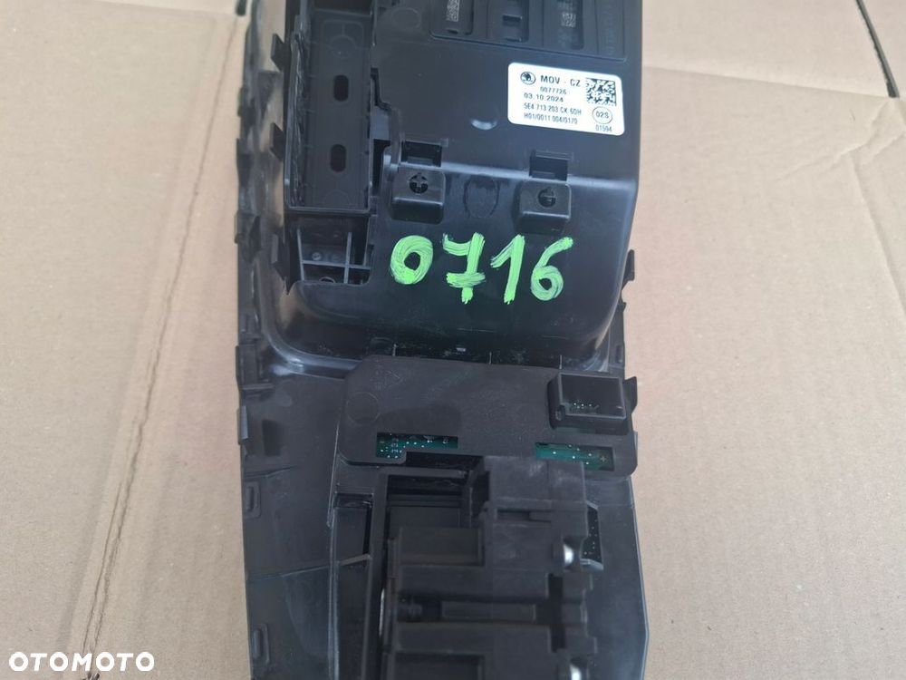 TUNEL PANEL PRZEŁĄCZNIK BIEGÓW SKODA OCTAVIA IV 5E4 - 6
