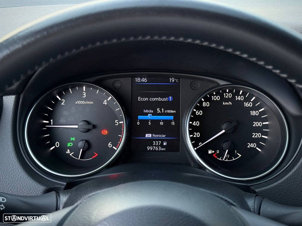 Nissan Qashqai 1.5 dCi N-Connecta J18 - 11