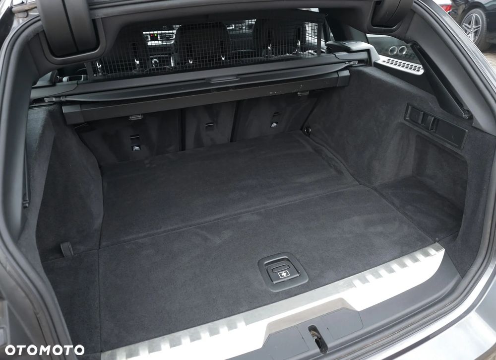 BMW Seria 3 330e Sport Line - 25