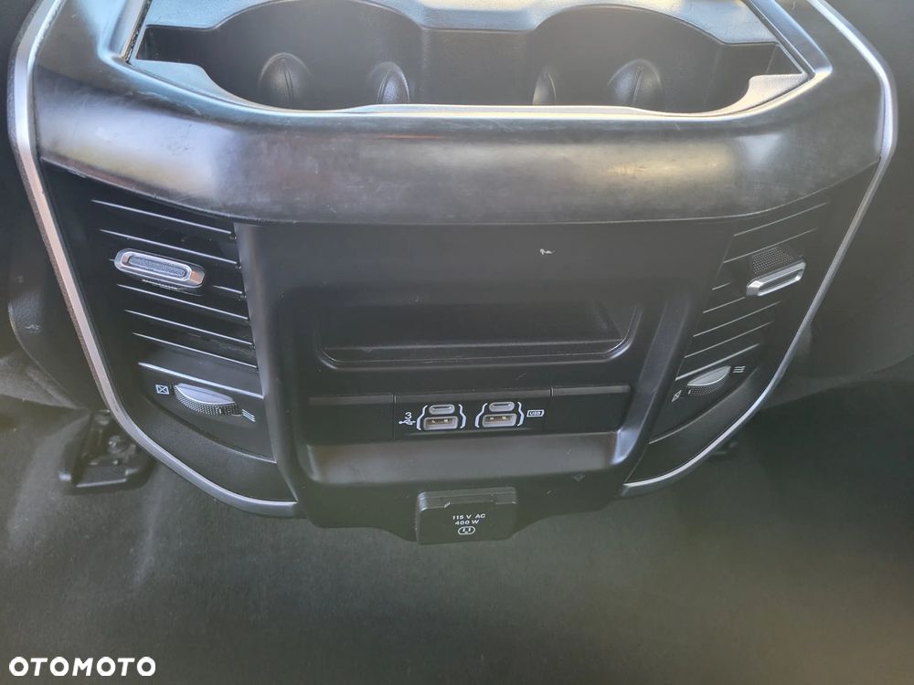 RAM 1500 Crew Cab Shortbed Bighorn - 19