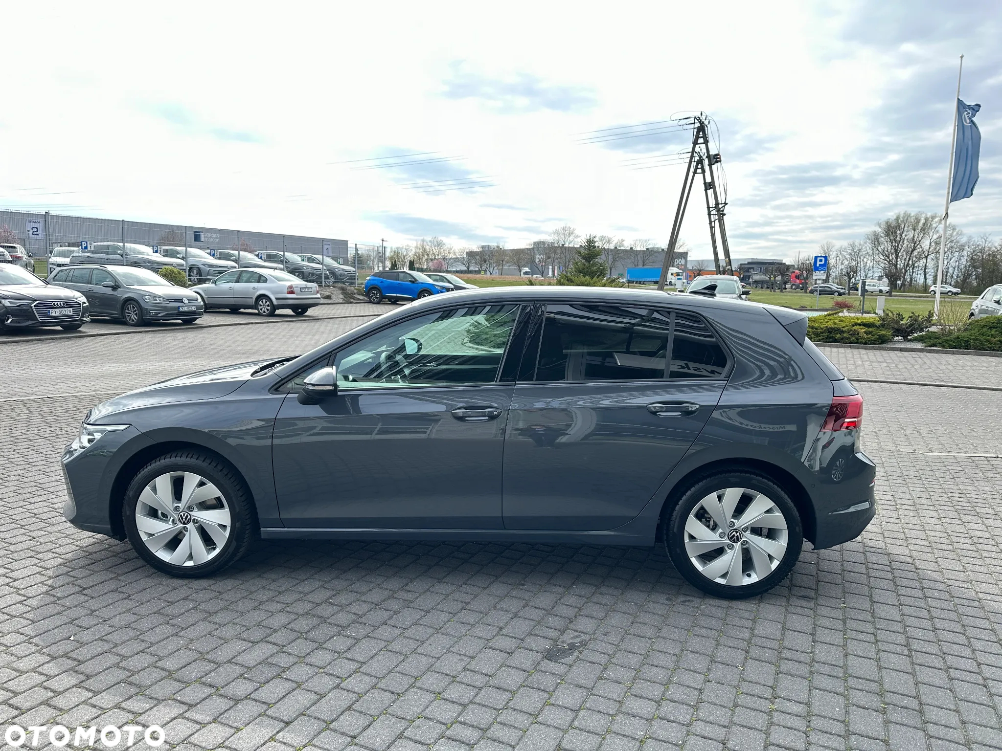 Volkswagen Golf - 12