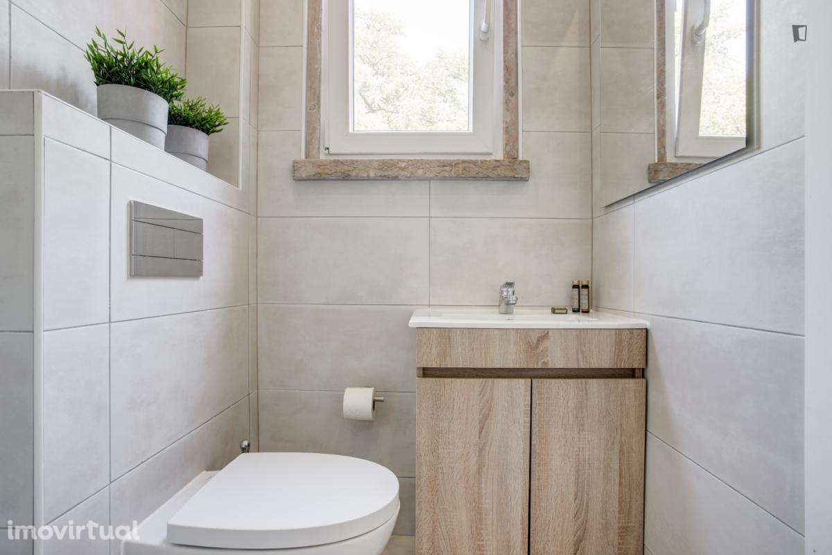 Quarto - localizado em Roma-Areeiro Lisbon - Grande imagem: 3/19