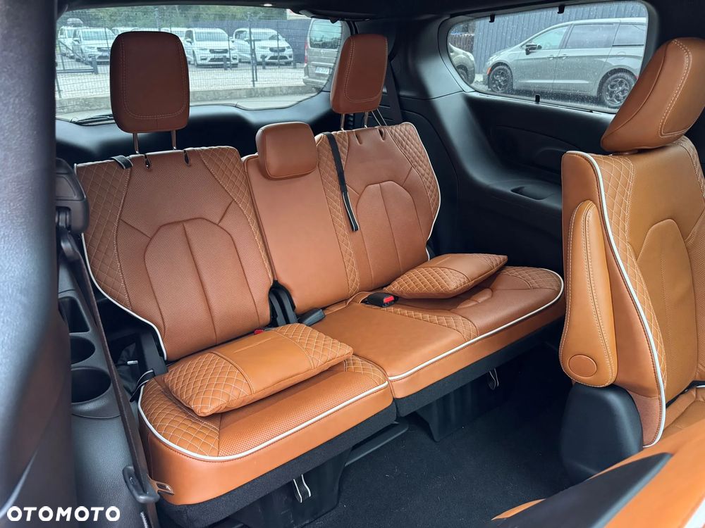 Chrysler Pacifica - 14