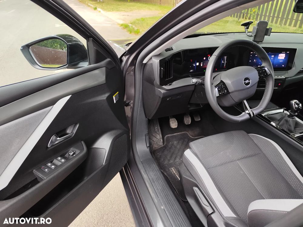 Opel Astra Sport Tourer 1.2L Turbo Start/Stop Edition - 9