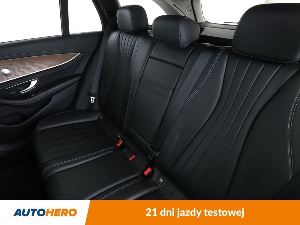 Mercedes-Benz Klasa E 220 d 4-Matic 9G-TRONIC - 14