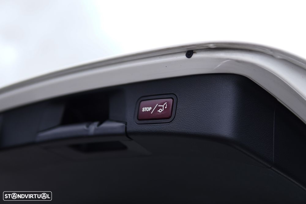 Mercedes-Benz C 300 BlueTEC Hybrid Avantgarde + - 25