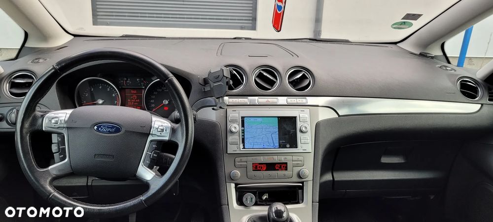 Ford S-Max 2.5 Titanium - 13