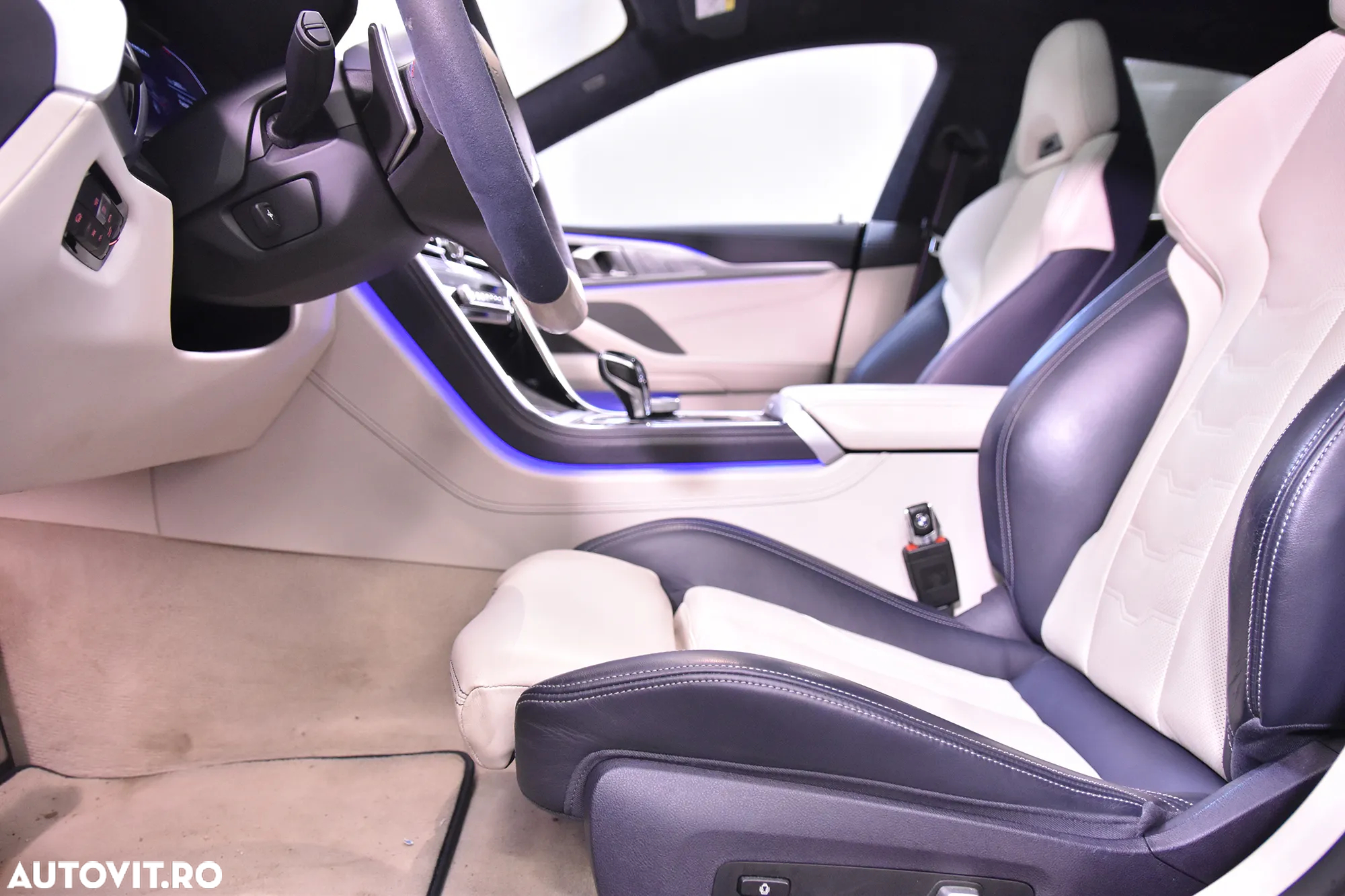 BMW M8 M850i xDrive AT - 28