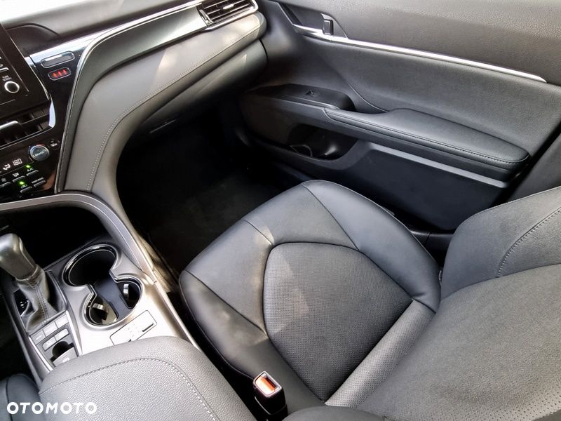 Toyota Camry - 14