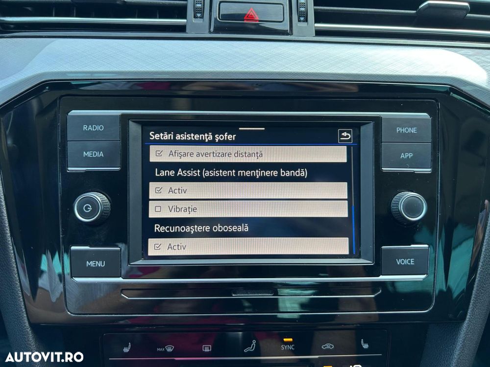 Volkswagen Passat 2.0 TDI DSG Comfortline - 24