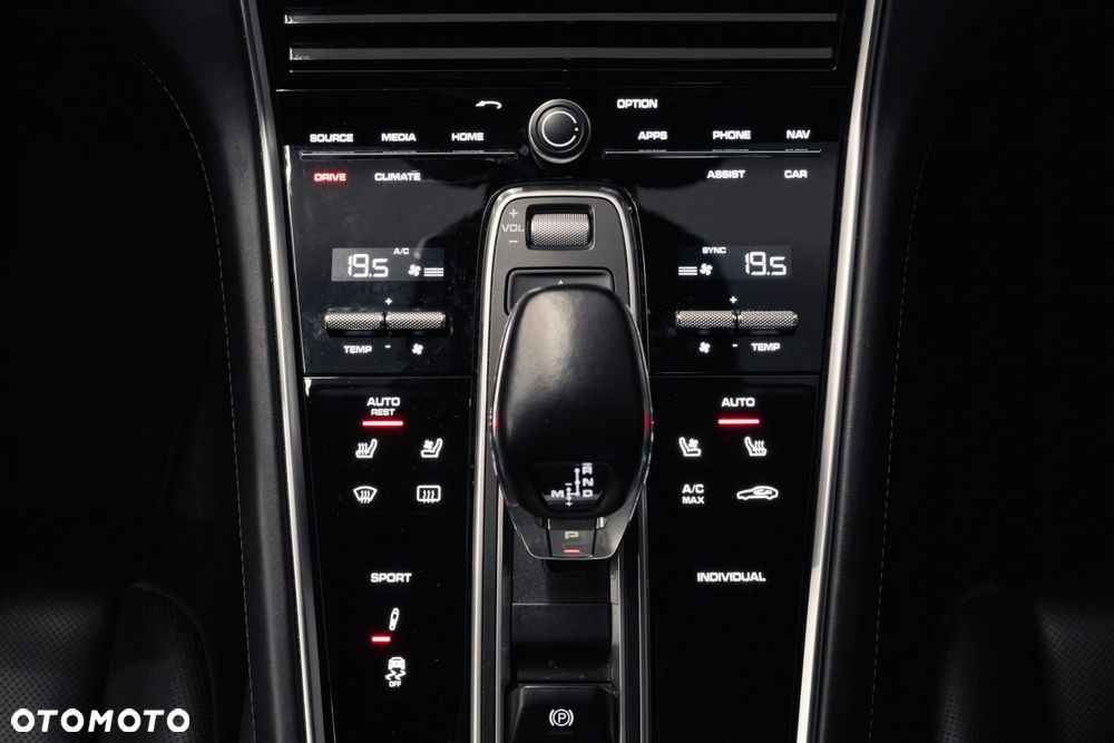 Porsche Panamera Turbo - 24