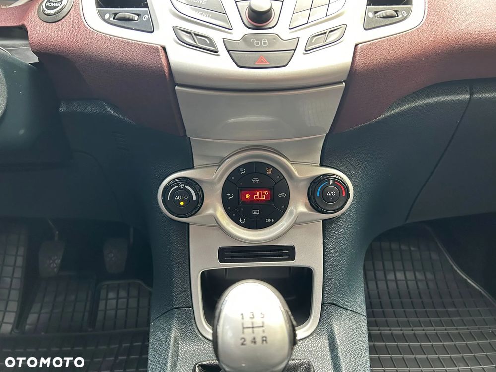 Ford Fiesta 1.6 Ti-VCT Titanium - 16