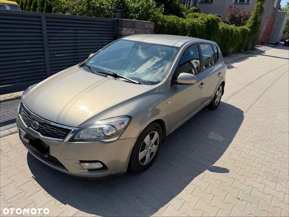 Kia Ceed - 1