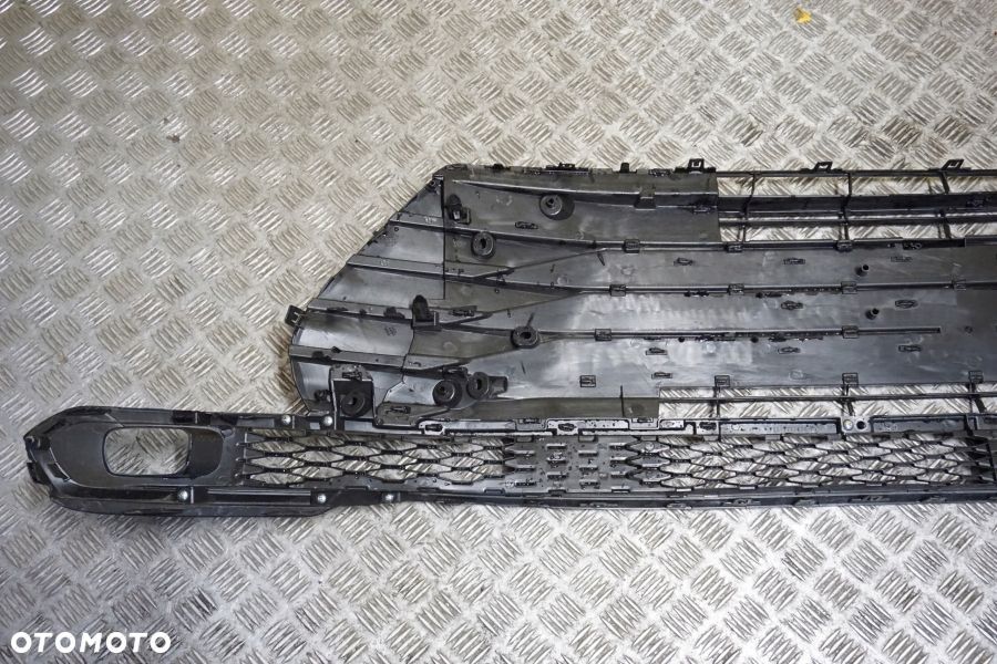 TOYOTA SIENNA 2021 - Kratka w Zderzak Atrapa Dolna Grill USA - 5