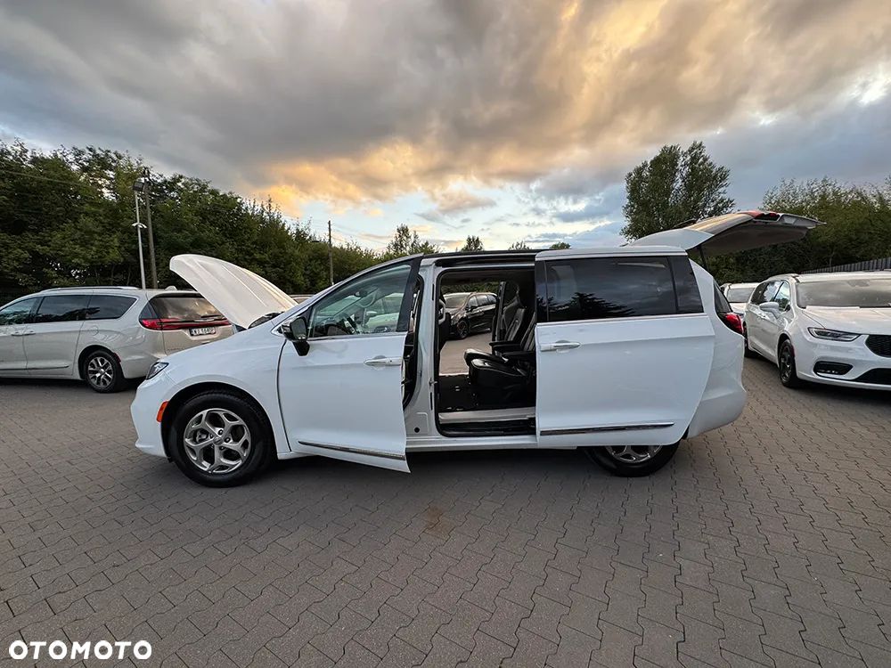 Chrysler Pacifica - 22