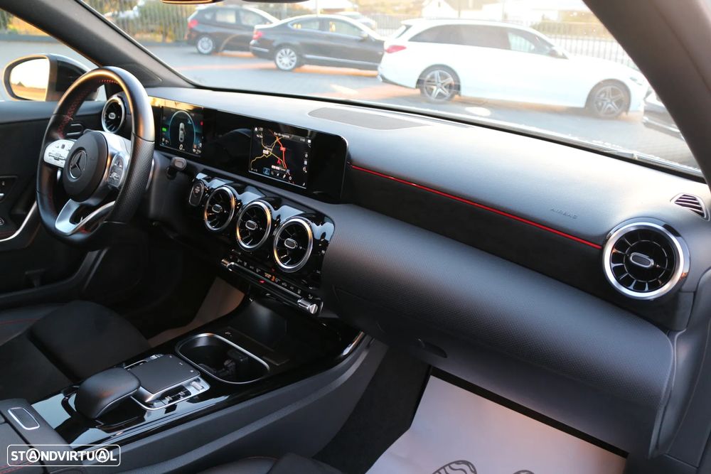 Mercedes-Benz A 250 Limousine e AMG Line - 15