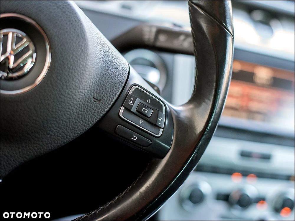 Volkswagen Passat - 21